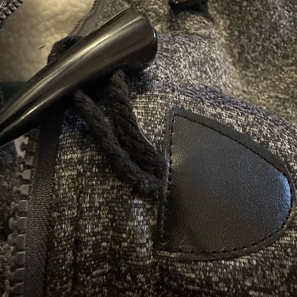 JiangWu Womens Fashion Horn Button Fleece Thicken Coat with Hood - Picture 5 of 9